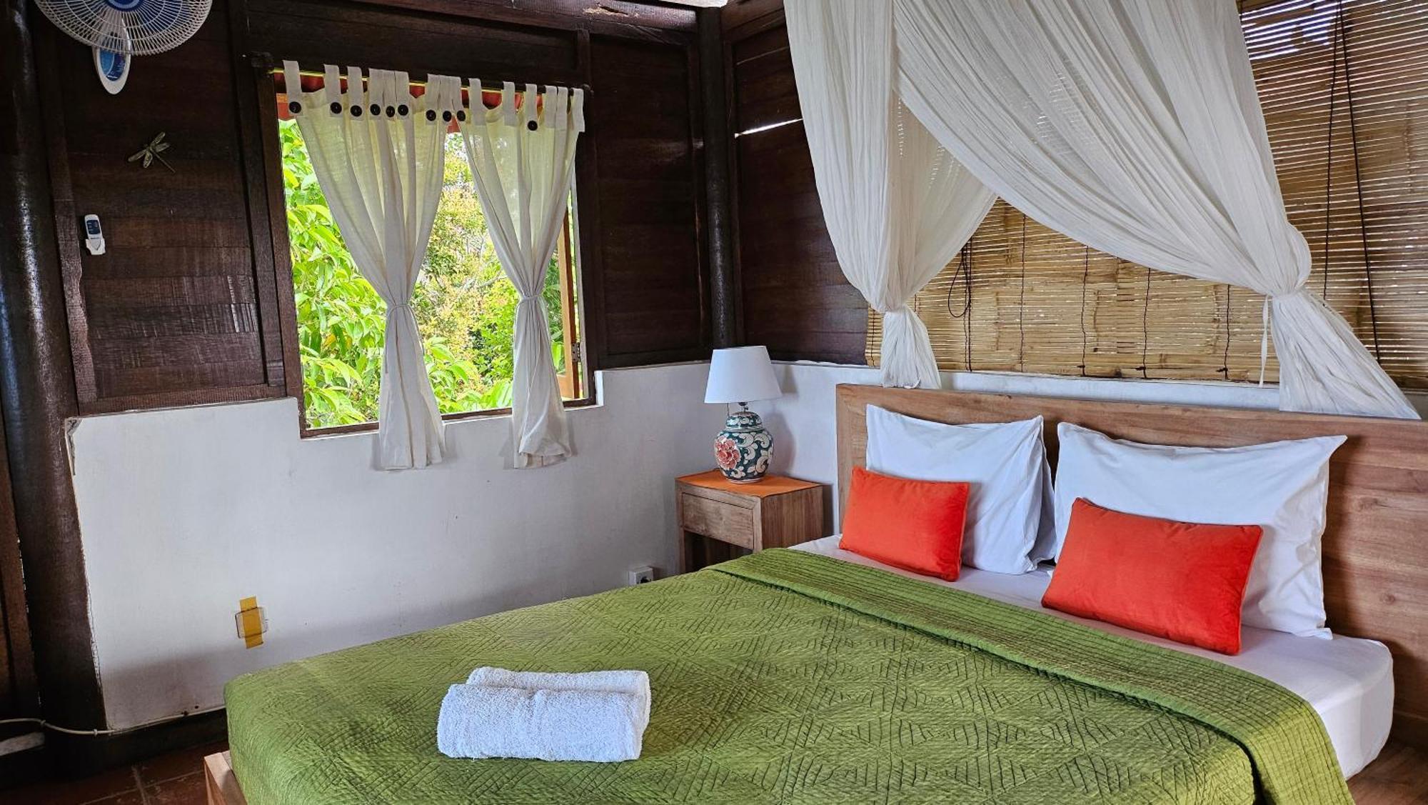 Pondok Pisces Bungalows Balian Beach Selemadeg  Exterior photo